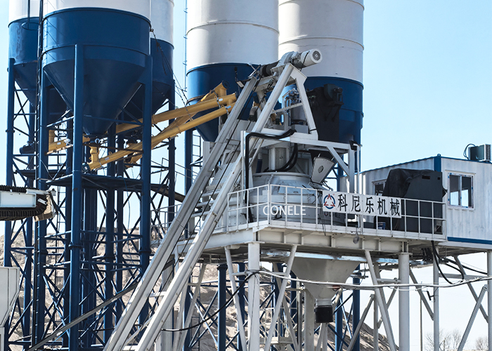 風(fēng)電混塔項目-科尼樂UHPC移動式混凝土攪拌站